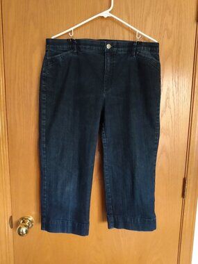 Bandolino Women’s Dark Blue Capris Maureen Comfort Waist Denim Jeans Size 12 EUC